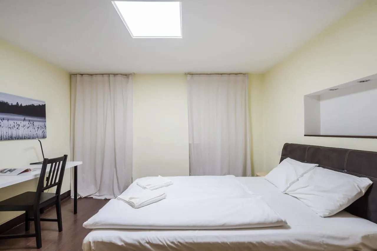 Dolly'S Duplex Home With Free Netflix Budapest 0*,  Hungary