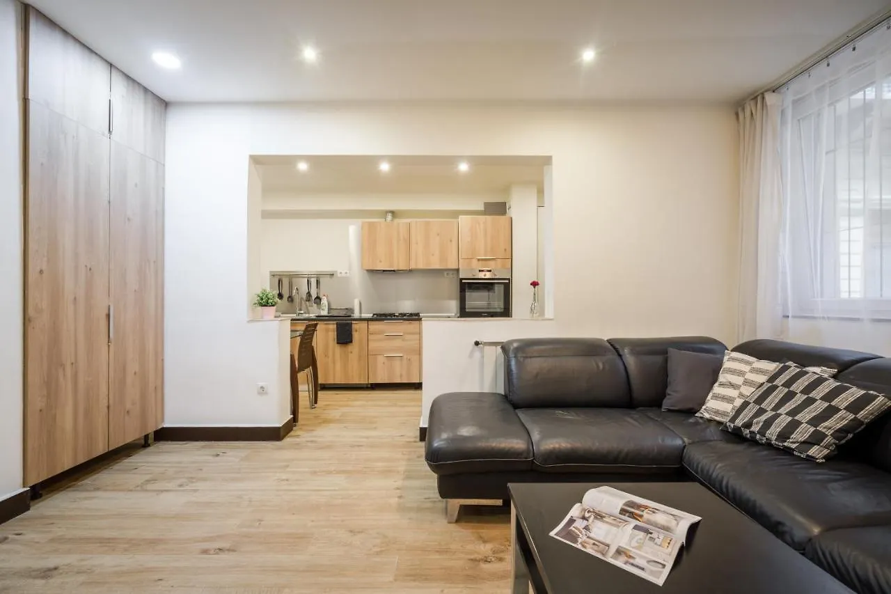 Apartment Dolly'S Duplex Home With Free Netflix Budapest Hungary