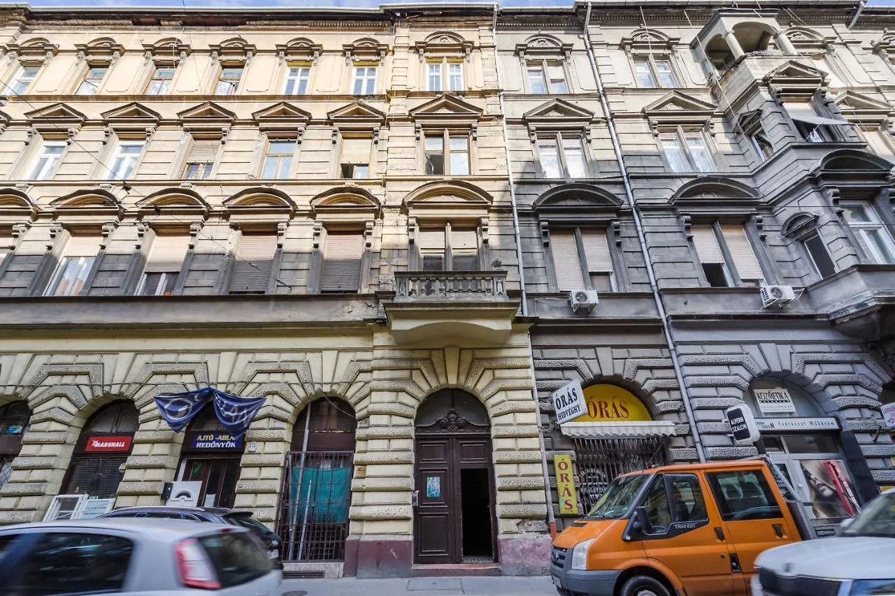 Apartment Dolly'S Duplex Home With Free Netflix Budapest